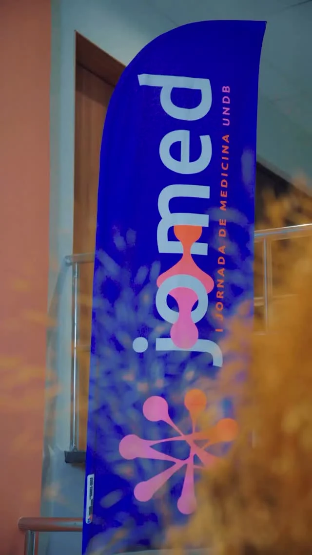 ✨ A III Jornada de Medicina da UNDB foi um verdadeiro encontro entre ciência, inovação e prática médica!

Com uma programação repleta de conteúdos relevantes, o evento proporcionou momentos marcantes de aprendizado, troca de experiências e contato direto com grandes nomes da saúde e da inovação no Brasil.

Um dos grandes destaques foi a simulação do SAMU, que levou os estudantes a vivenciarem, na prática, situações reais de emergência, uma experiência enriquecedora que reforça a importância da formação técnica aliada ao preparo emocional e ético.

A JOMED também é um espaço que valoriza a pesquisa científica e incentiva o protagonismo estudantil, fortalecendo o compromisso da UNDB com a excelência acadêmica e a formação de médicos comprometidos com a transformação da sociedade.

Parabéns a todos os envolvidos por fazerem da III JOMED um sucesso!👏👏

#JOMEDUNDB #MedicinaUNDB #SimulaçãoSAMU #Pesquisa #FormaçãoMédica #InovaçãoNaSaúde #EducaçãoQueTransforma #UNDB